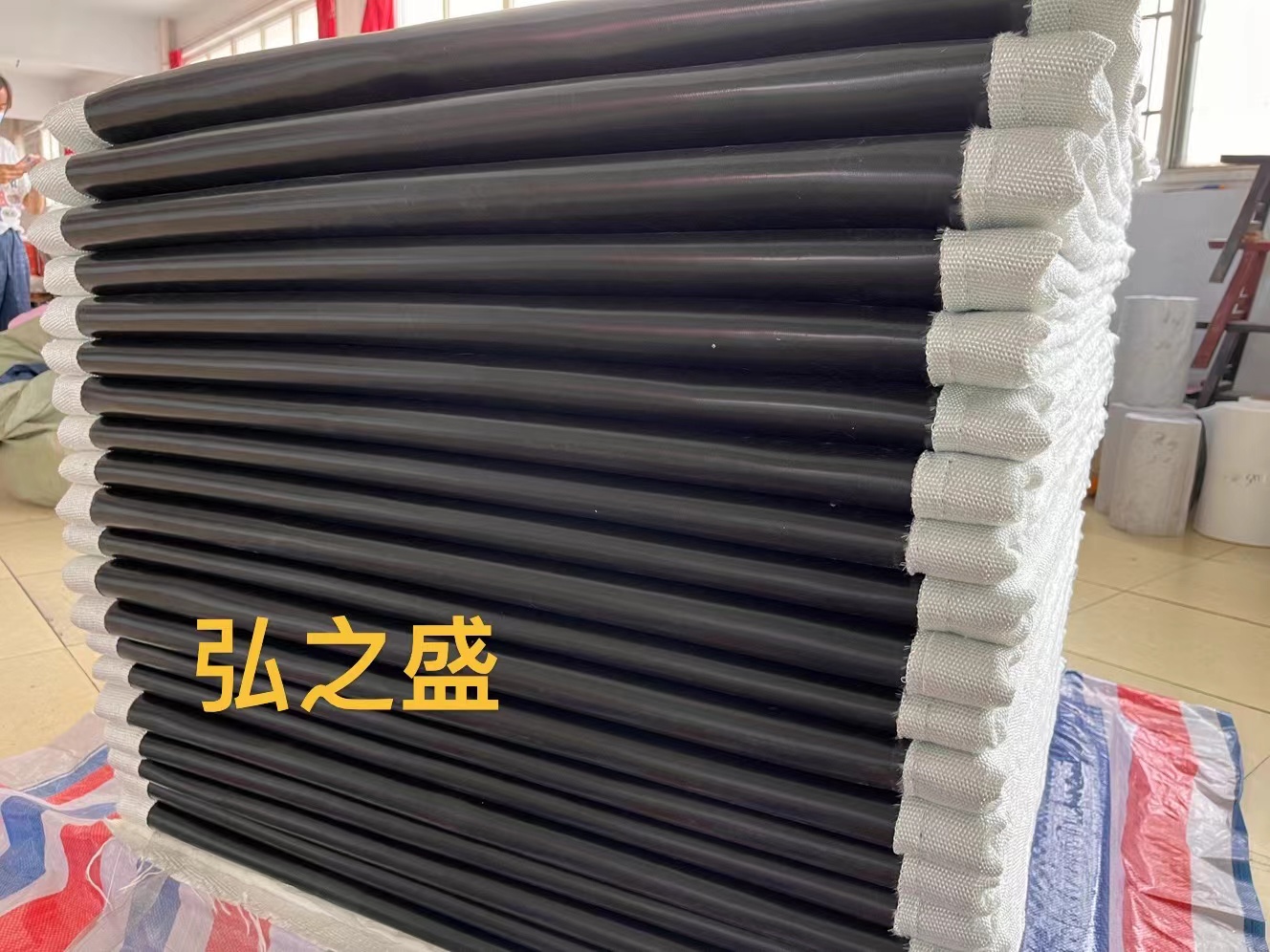 端午過(guò)后，弘之盛非金屬蒙皮加足馬力生產(chǎn)，爭(zhēng)取早日交貨！